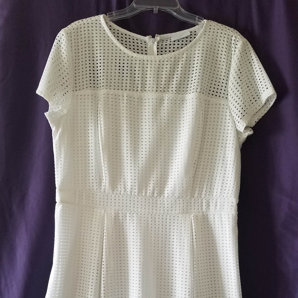 White short sleeve Dress